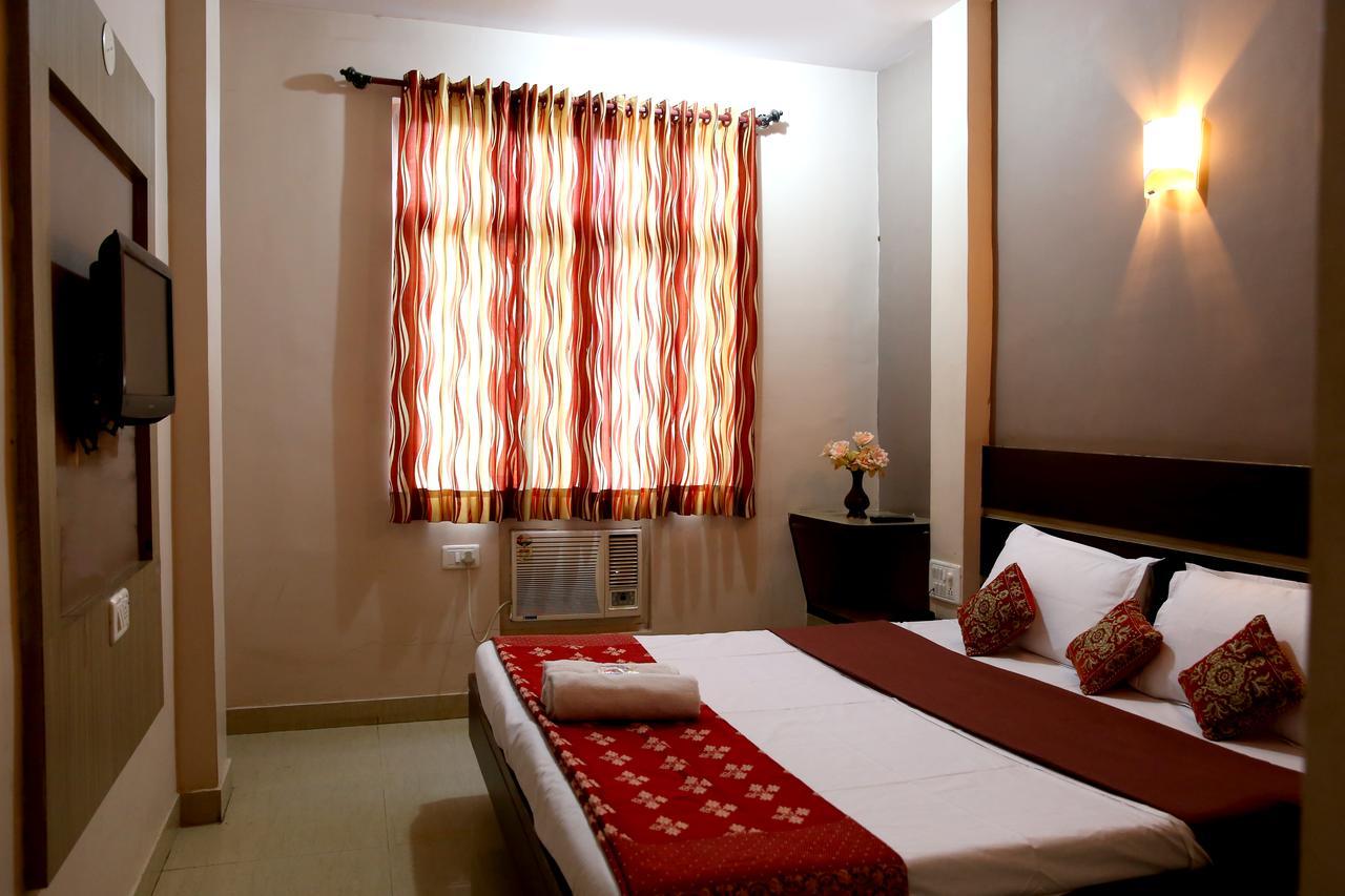 Hotel Shubh Laxmi ウダイプル エクステリア 写真