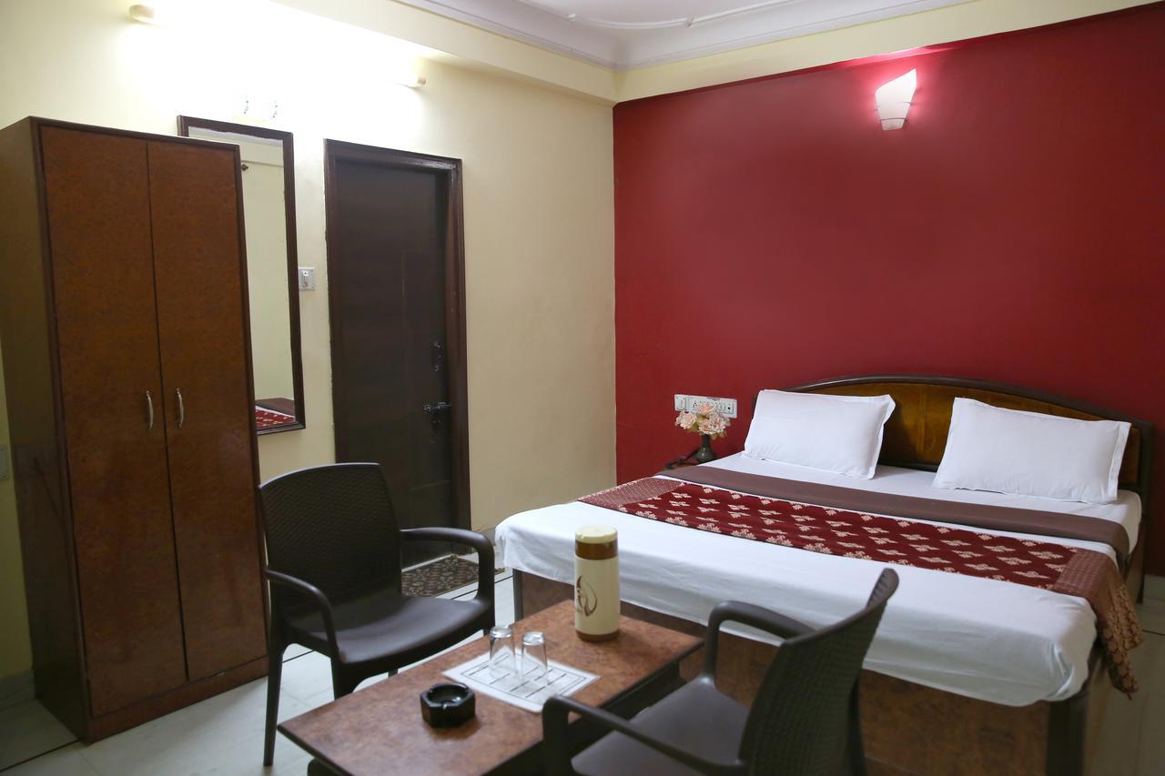 Hotel Shubh Laxmi ウダイプル エクステリア 写真